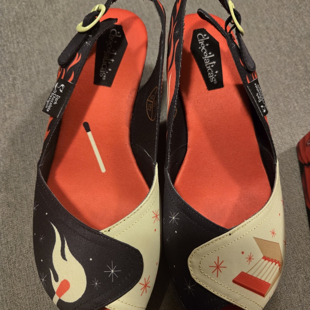 Women's Black and Cream Shoes - Picture 5 of 6